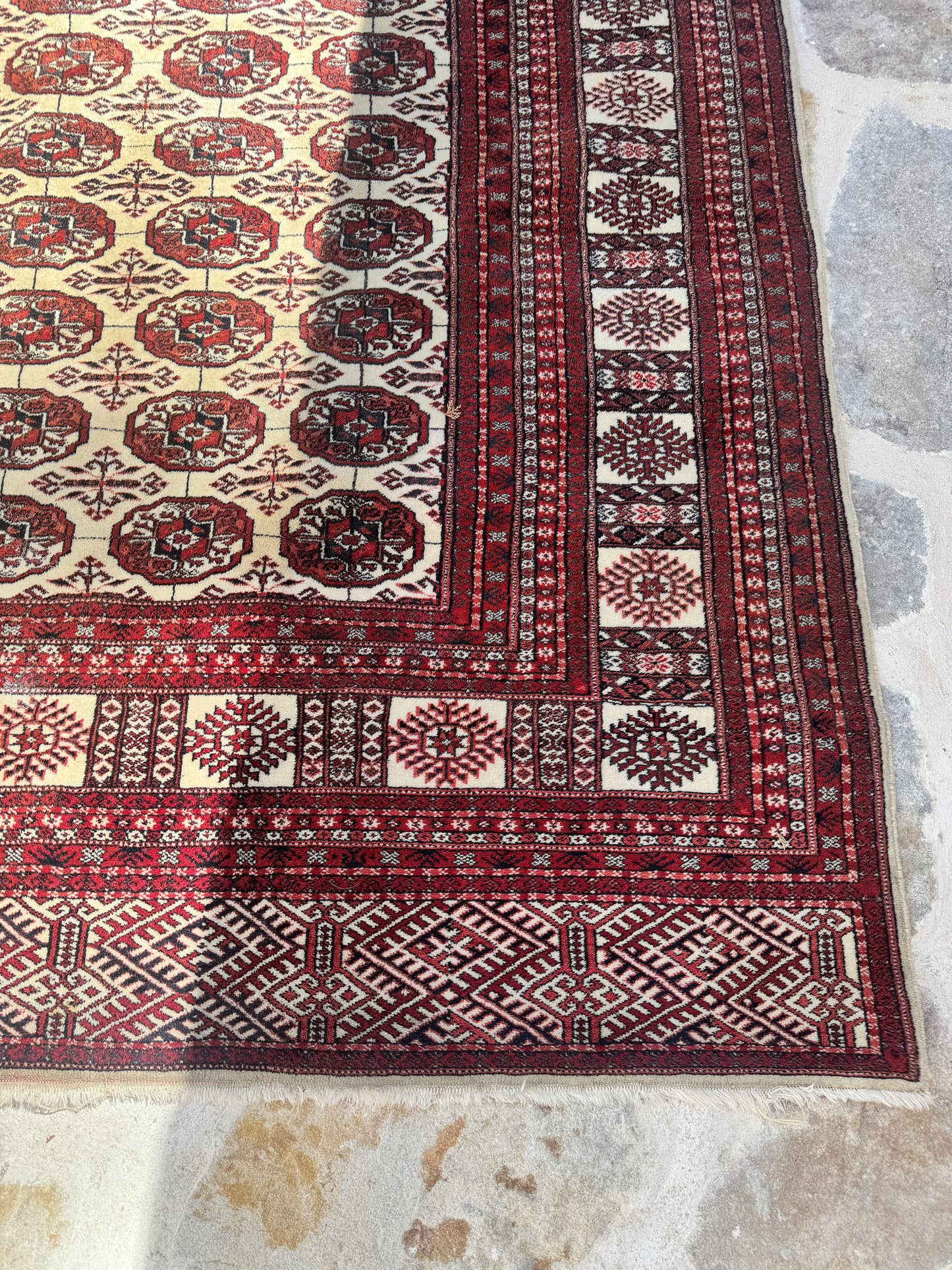 Bokhara Tekke Rug – 3.0 × 2.2 m