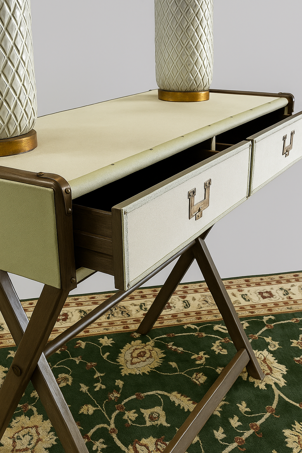 Prizmic & Brill Campaign Desk, New York