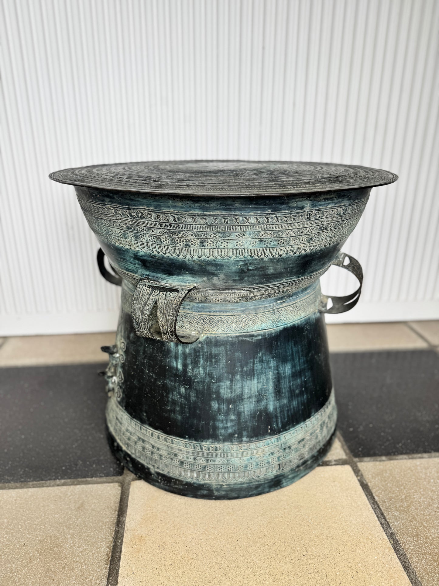 Aged bronze rain / frog drum