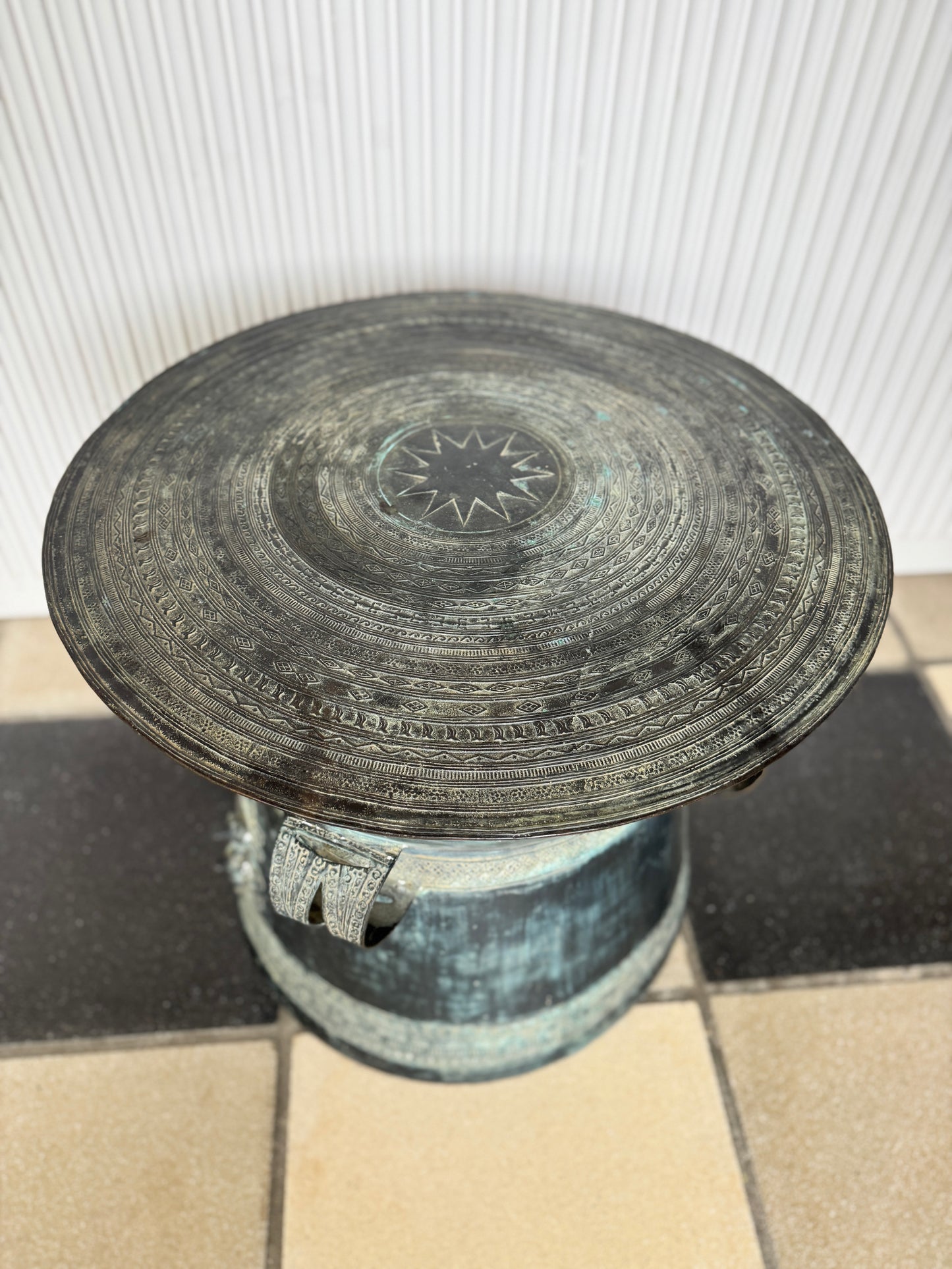 Aged bronze rain / frog drum