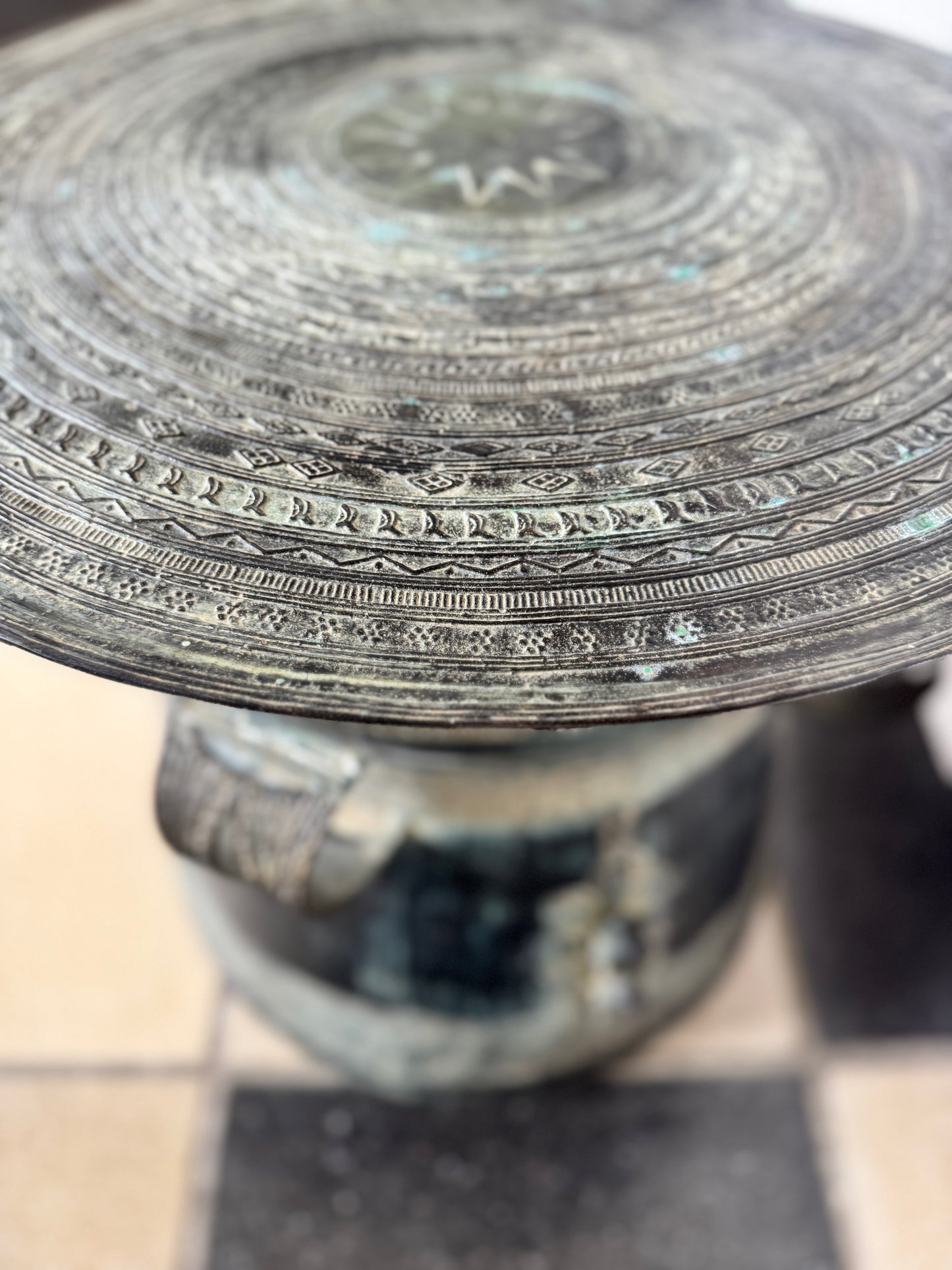 Aged bronze rain / frog drum