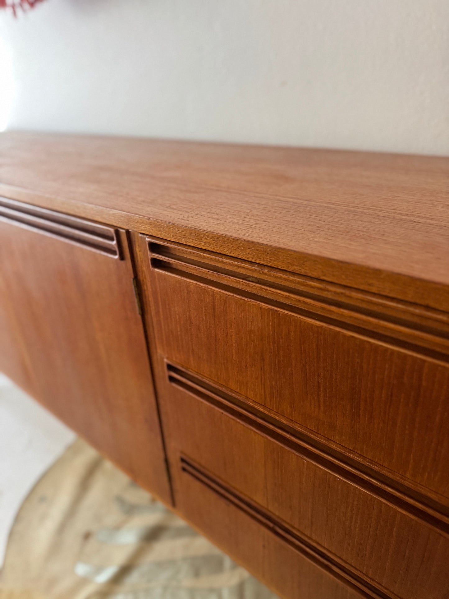 Wrightbilt Mid-Century Sideboard with Flip-Top Cocktail Cabinet, 1960s