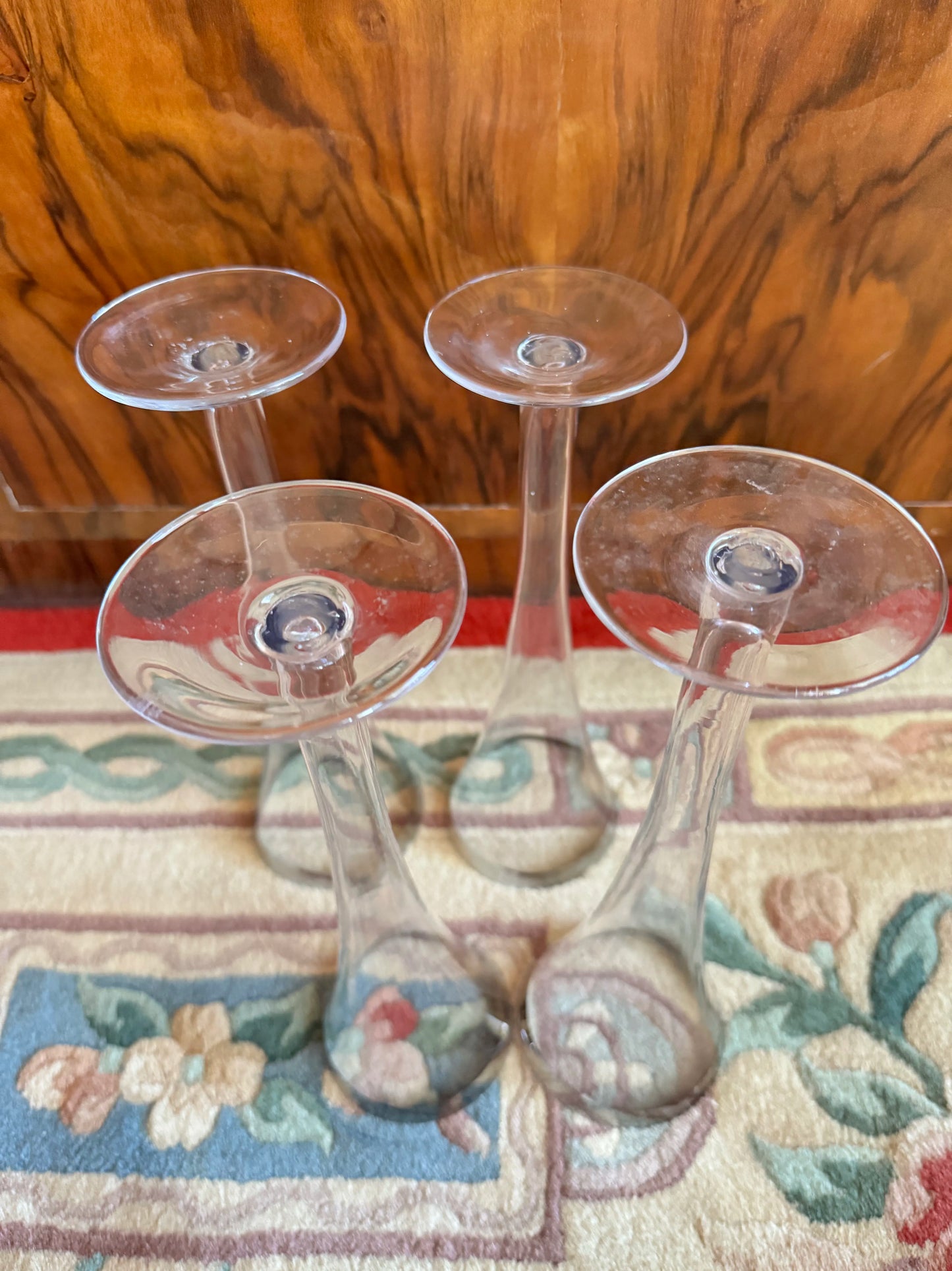 4 X 1960S HAND BLOWN CHAMPAGNE FLUTES WITH PLATINUM RIM