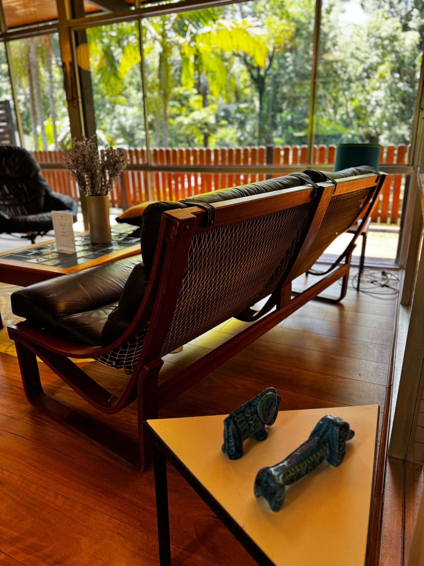 Tessa T4 Lounge in Black Leather