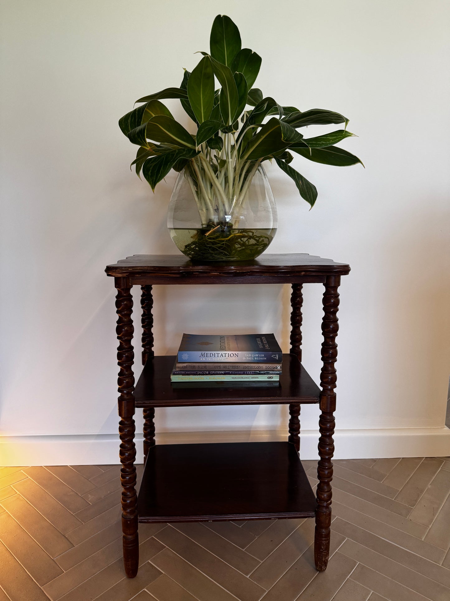 Vintage Bobbin Leg Whatnot / Side Table