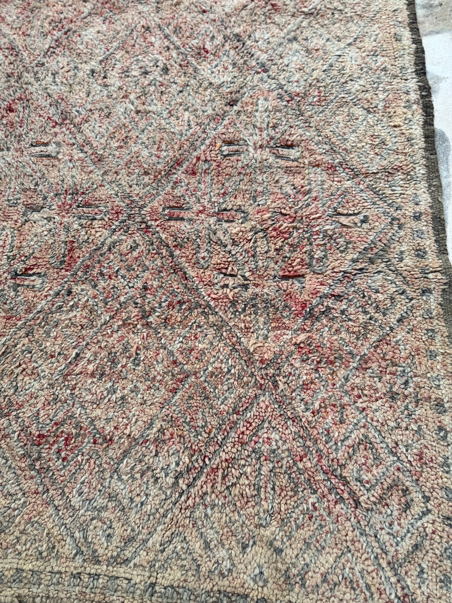 Vintage Moroccan Rug – 2.9 × 1.9 m