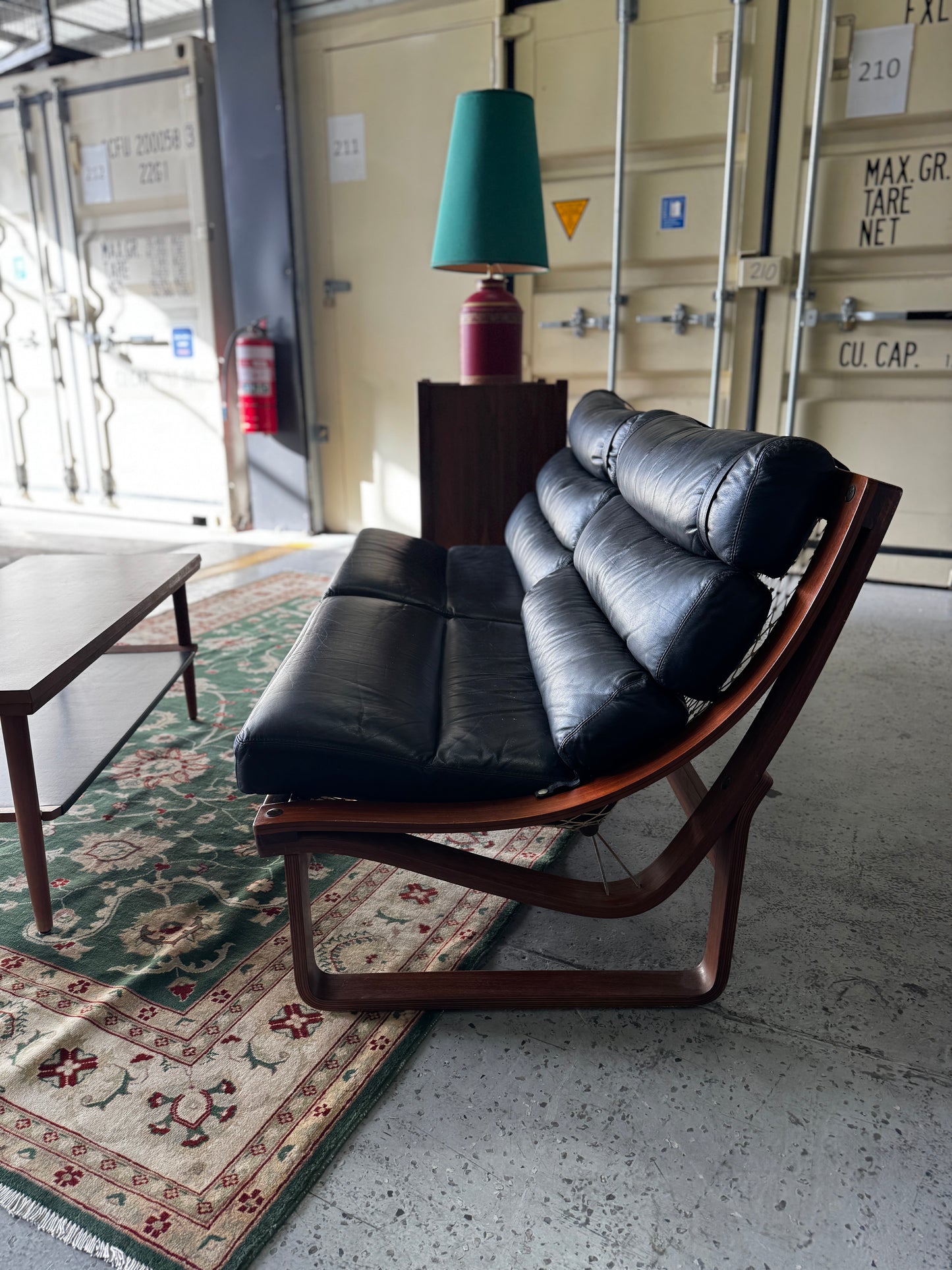 Tessa T4 Lounge in Black Leather