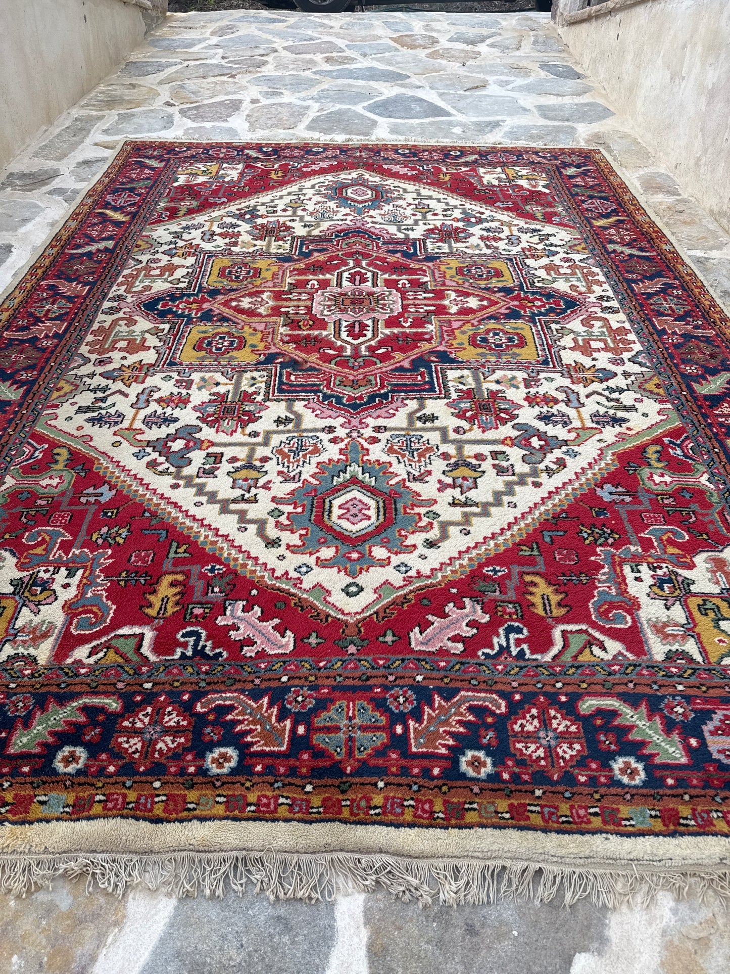 Handwoven Indian Heriz-Style Rug – 3.0 × 2.0 m