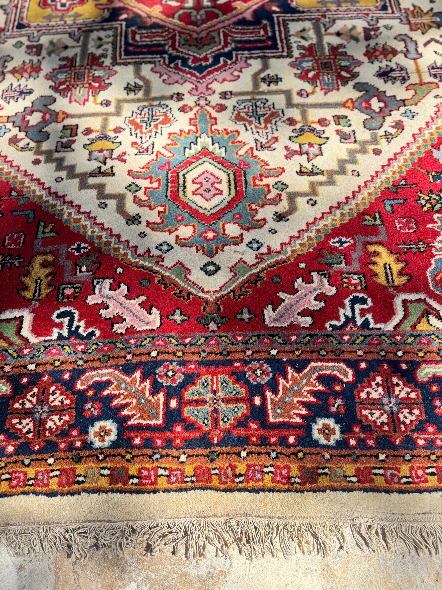 Handwoven Indian Heriz-Style Rug – 3.0 × 2.0 m