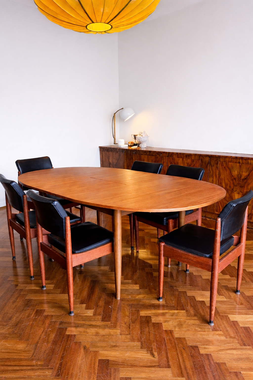 Chiswell butterfly extension dining table