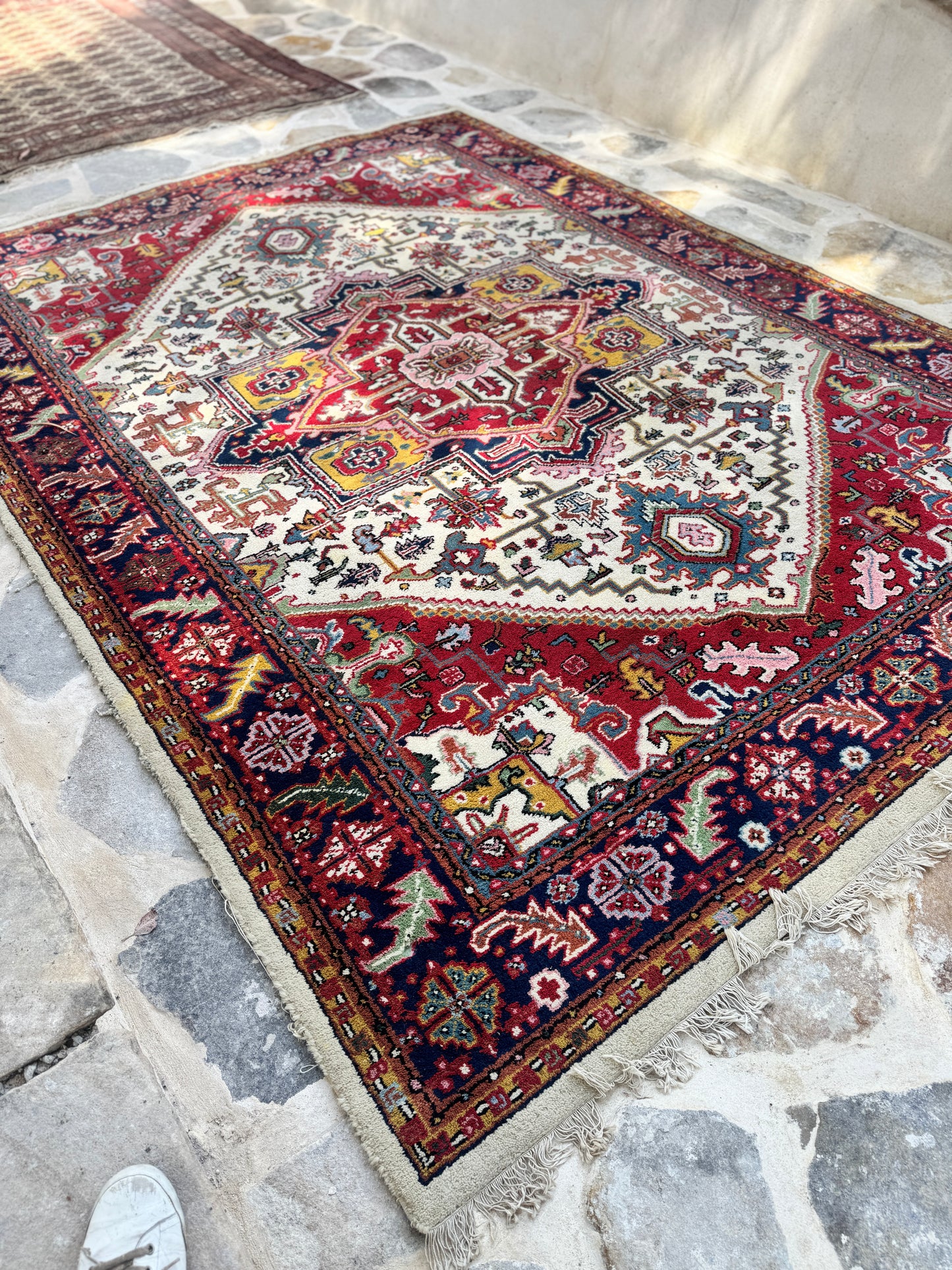Handwoven Indian Heriz-Style Rug – 3.0 × 2.0 m