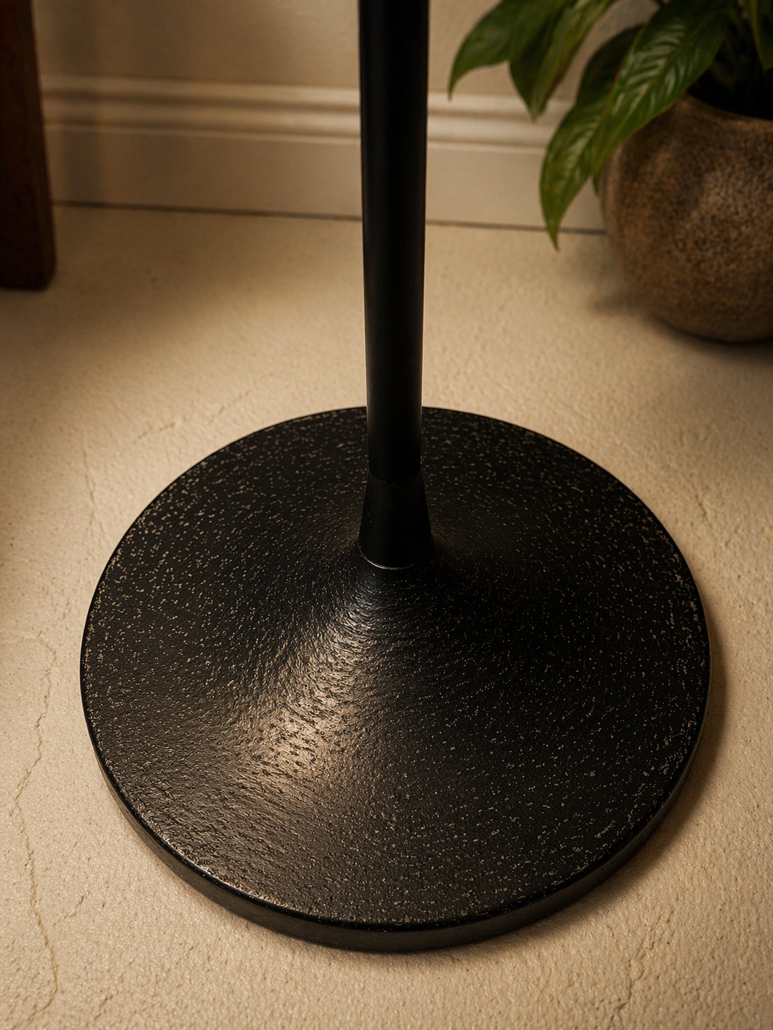 Black Osmo twin floor lamp