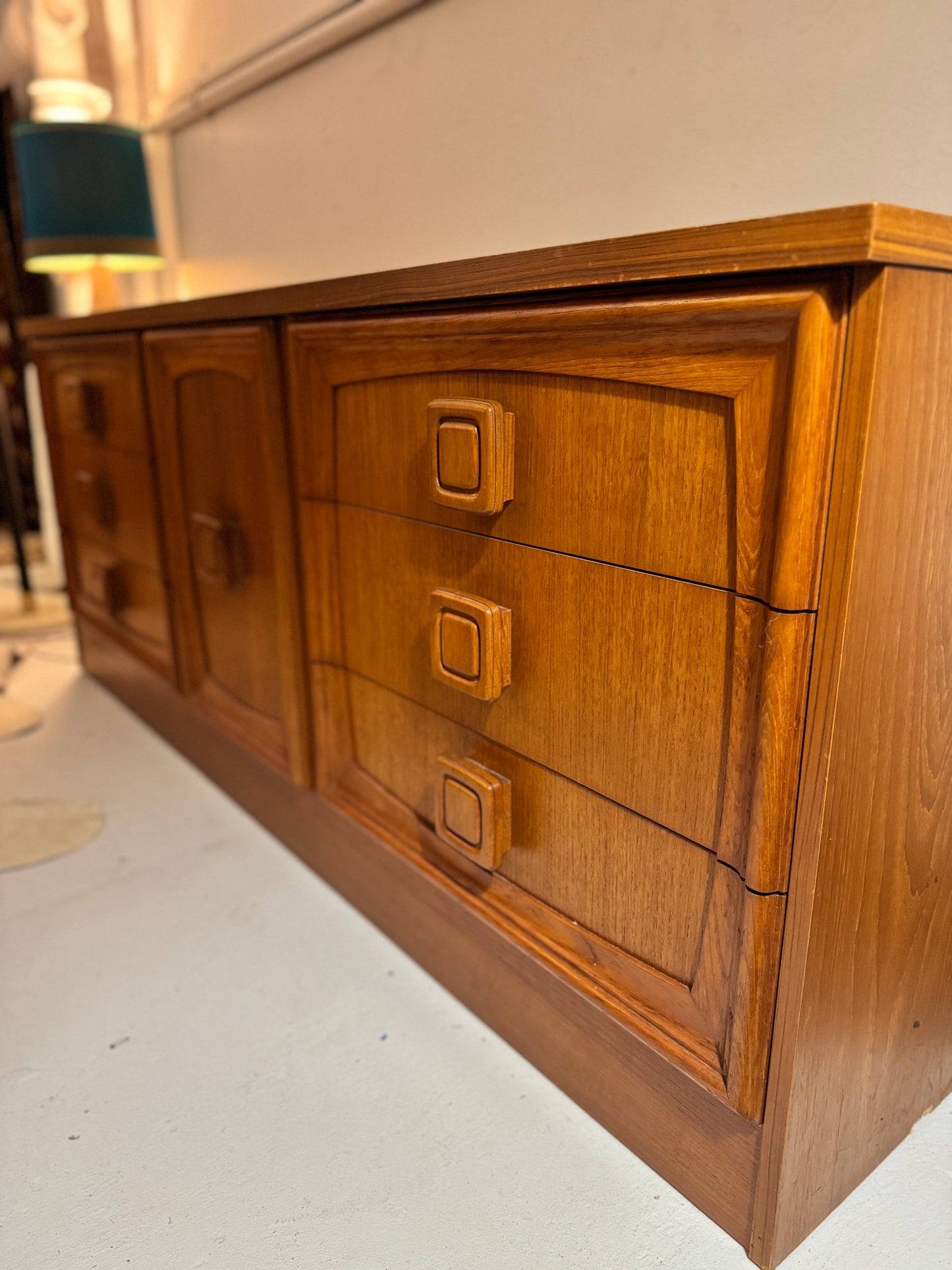 Burgess Mid-Century Dresser, 1970s