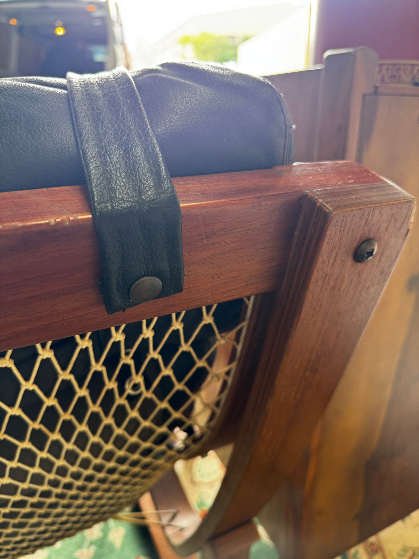 Tessa T4 Lounge in Black Leather