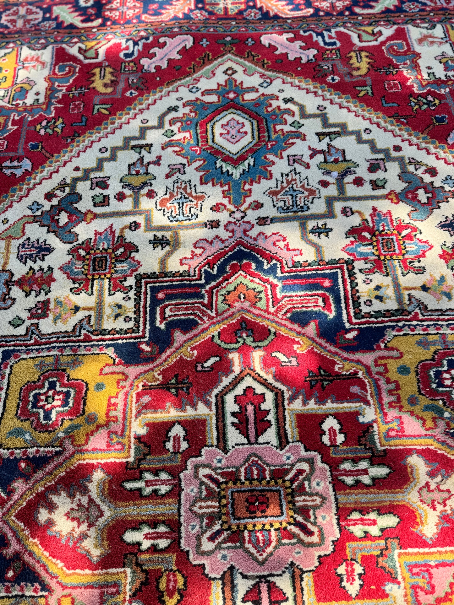 Handwoven Indian Heriz-Style Rug – 3.0 × 2.0 m