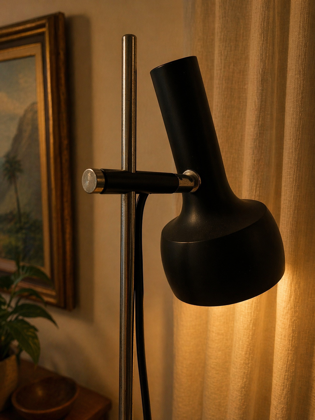 Black Osmo twin floor lamp