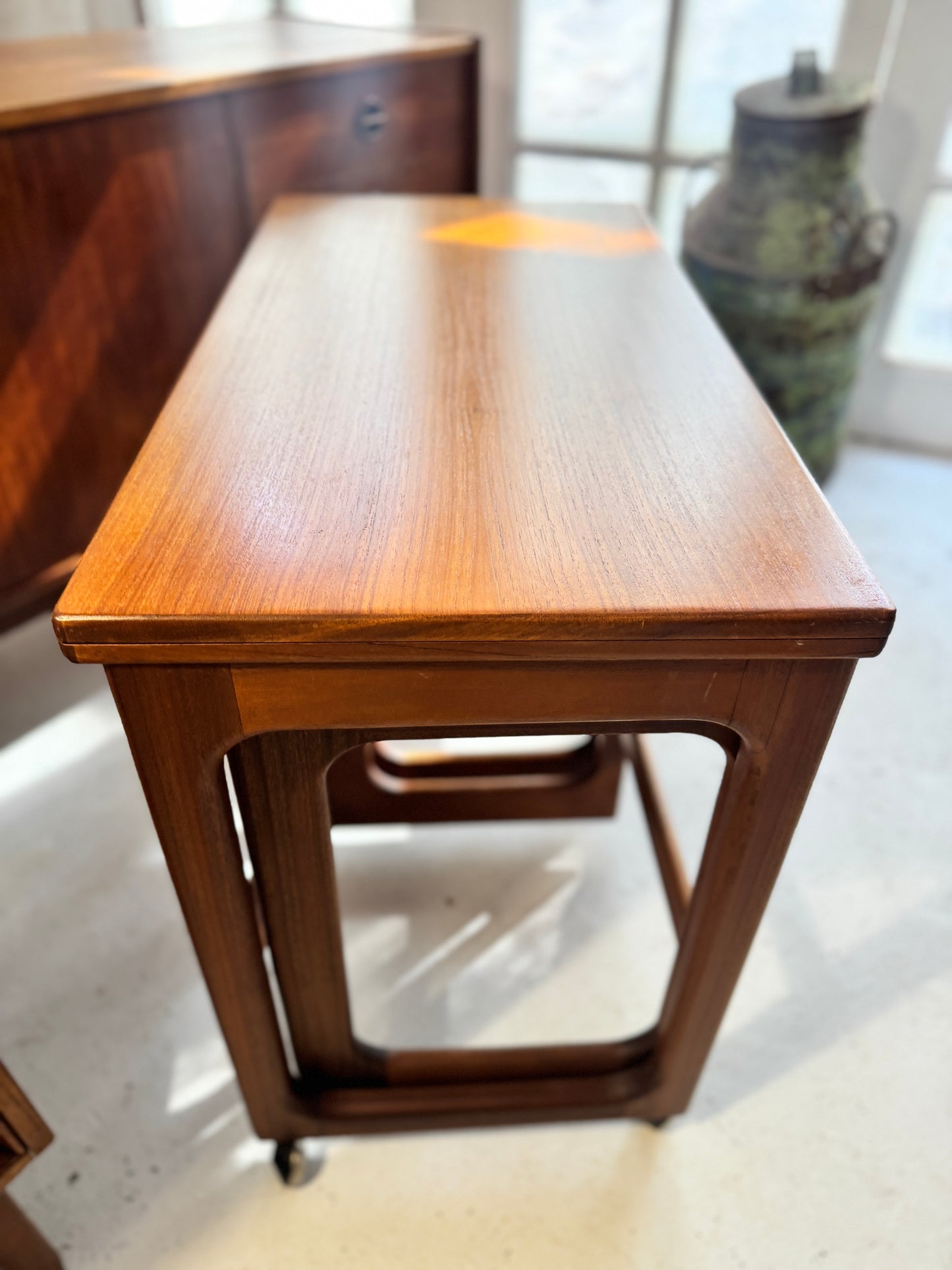 McIntosh of Scotland – Triform Nesting Tables 1960s