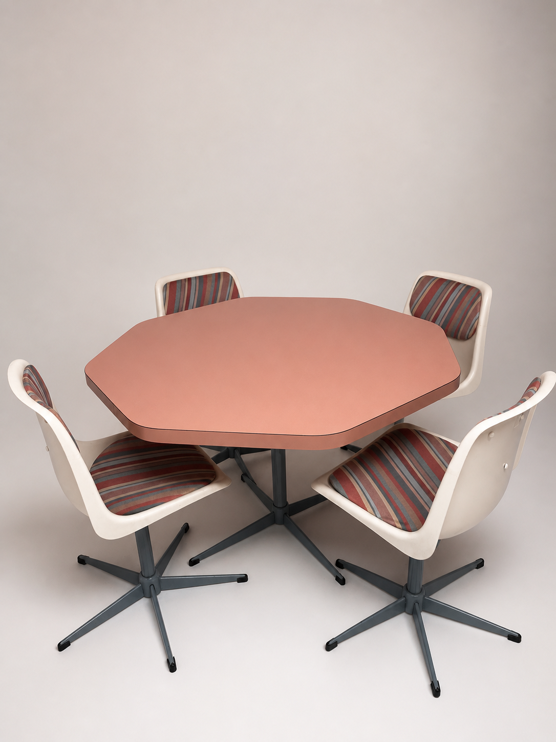 Vintage Pongrass Octagonal Dining Set — Table + 4 Swivel Chairs