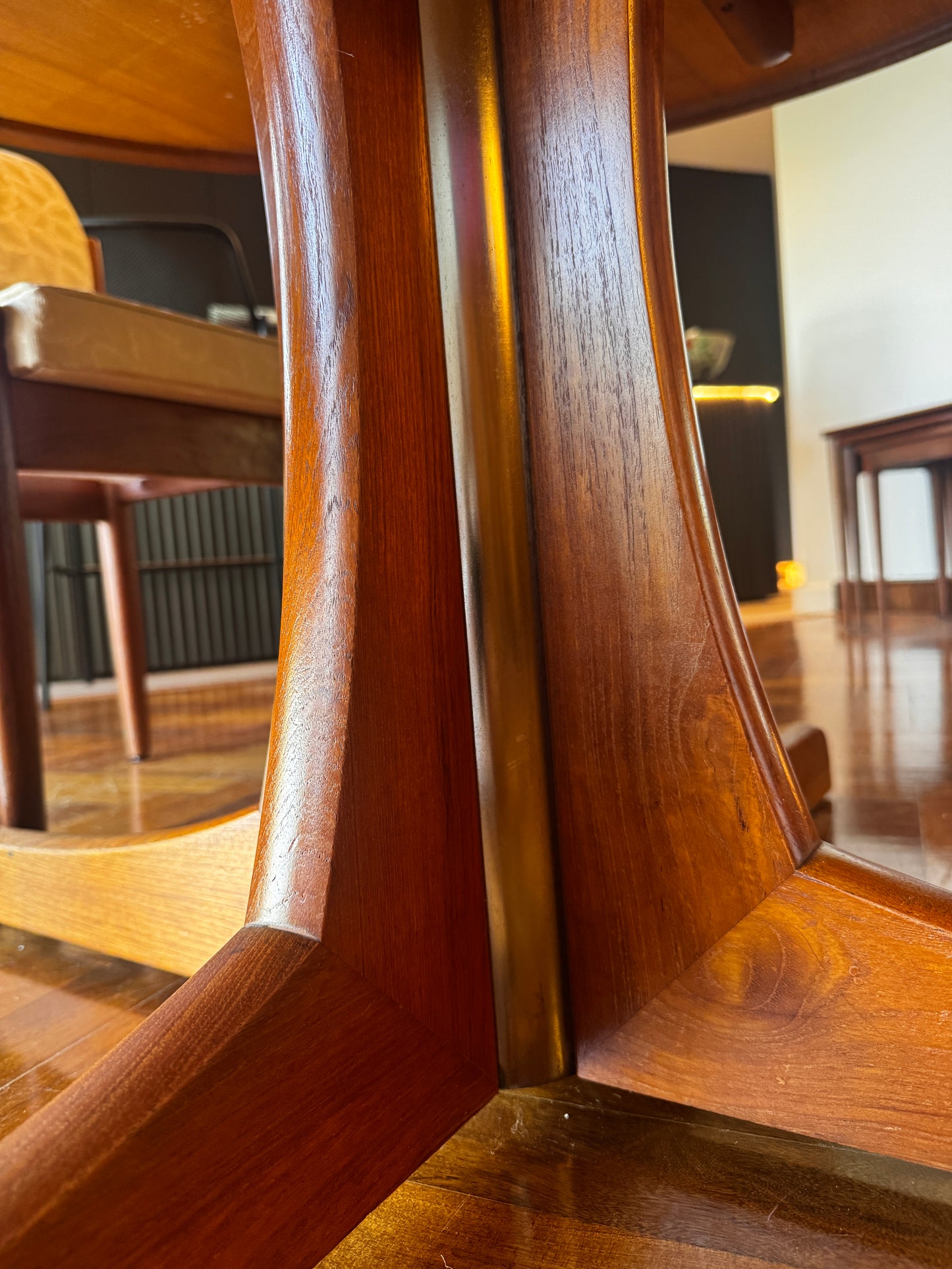 Parker Pedestal Dining Table, 1970s
