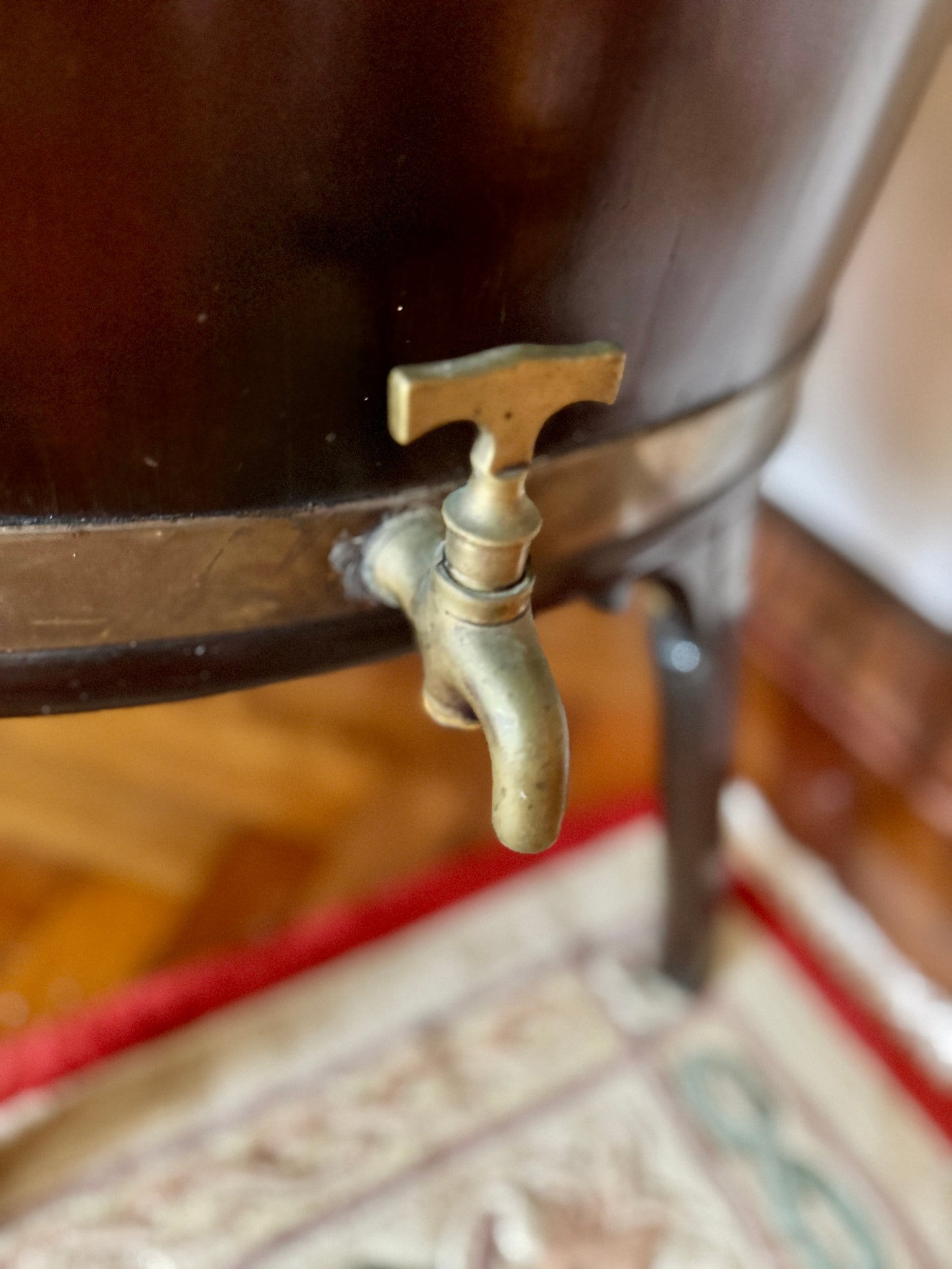 18th C Georgian mahogany wine cooler/planter