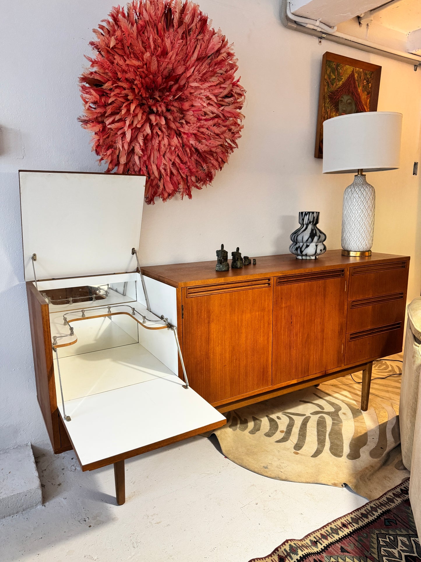 Wrightbilt Mid-Century Sideboard with Flip-Top Cocktail Cabinet, 1960s